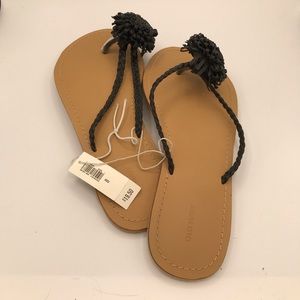 NWT Old Navy Size 8 Black Pom Pom Flower Sandals